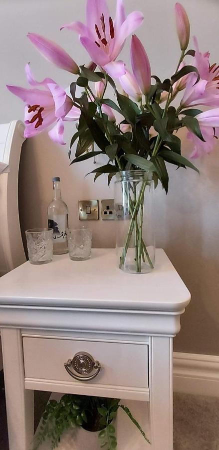 The Canalside B&B At The Auld Shebeen Bar アシー エクステリア 写真