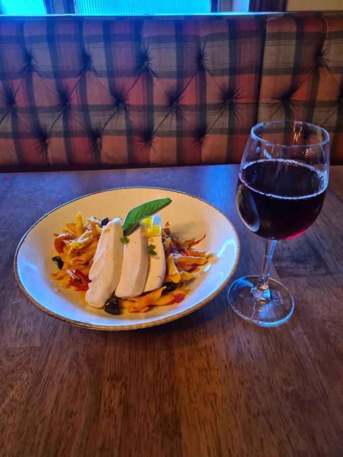 The Canalside B&B At The Auld Shebeen Bar アシー エクステリア 写真